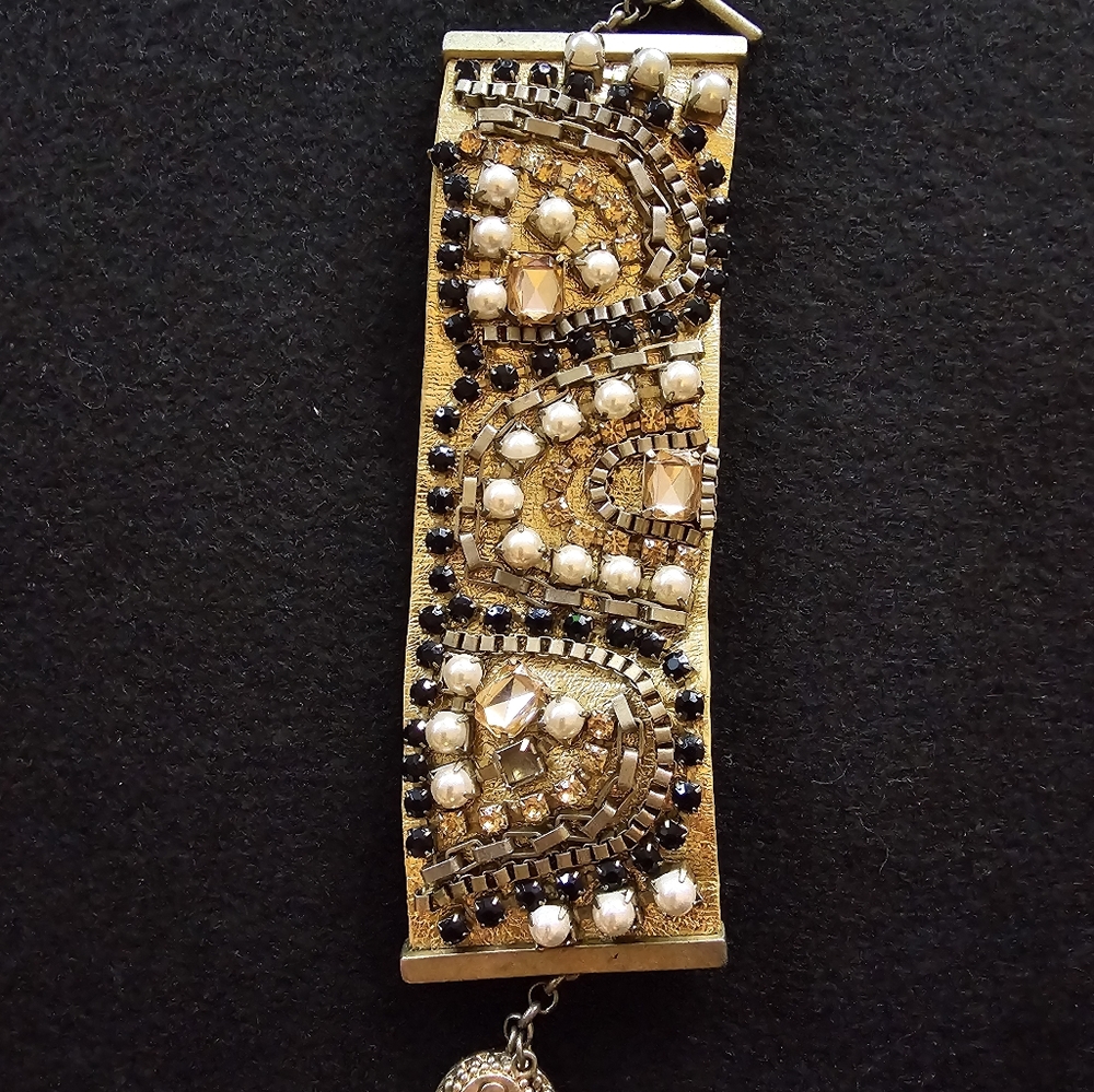 Gold beaded leather strap bracelet